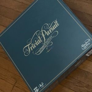 Trivial Pursuit Classic Game Play NIB